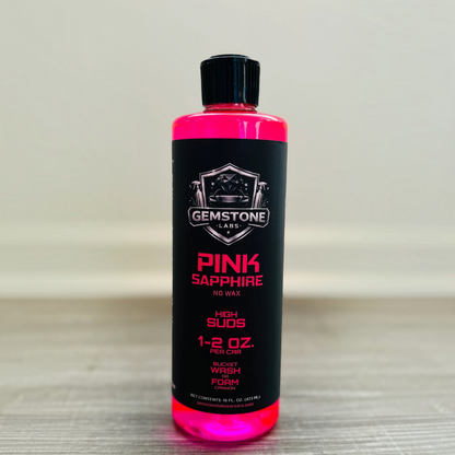 T-Top Vibes Pink Sapphire high-foam car shampoo in a clear bottle with bright pink liquid and black label